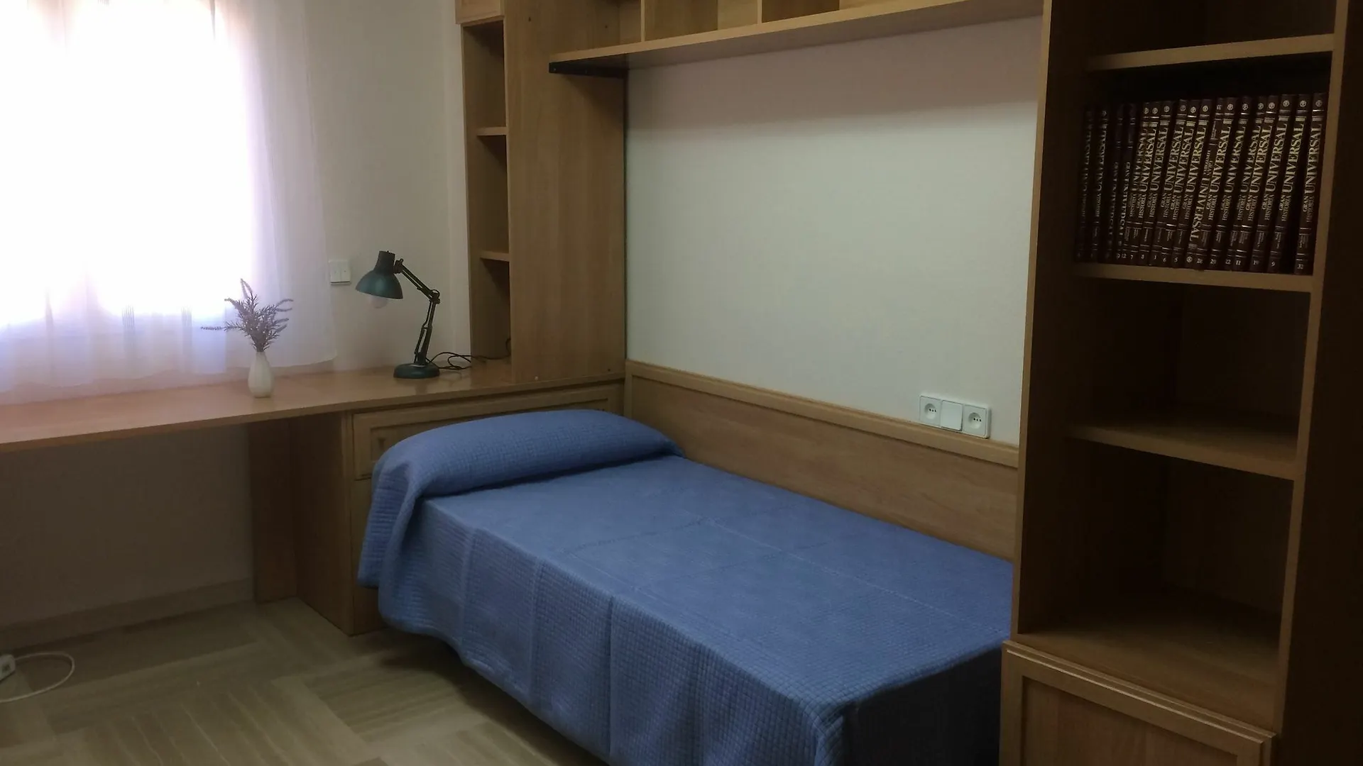 Piso Exclusivo En Zona Residencial. Manolete contacts